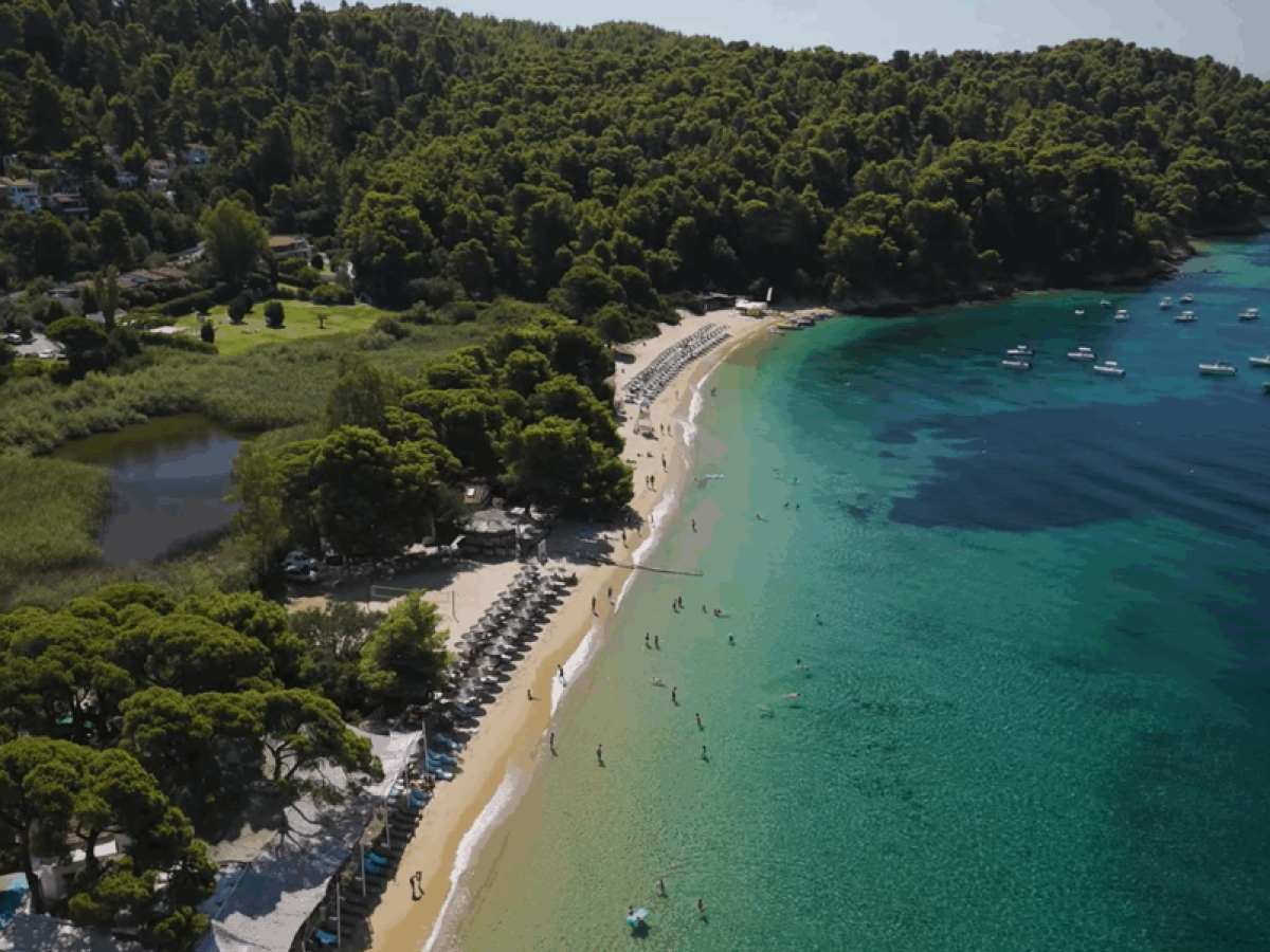 &Beta;&rho;&omega;&mu;ό&lambda;&iota;&mu;&nu;&omicron;&sigmaf;: &Eta; &pi;&alpha;&rho;&alpha;&lambda;ί&alpha; &tau;&eta;&sigmaf; &Sigma;&kappa;&iota;ά&theta;&omicron;&upsilon; &pi;&omicron;&upsilon; ά&lambda;&lambda;&omicron; &pi;&epsilon;&rho;&iota;&mu;έ&nu;&epsilon;&iota;&sigmaf; &kappa;&alpha;&iota; ά&lambda;&lambda;&omicron; &beta;&lambda;έ&pi;&epsilon;&iota;&sigmaf;