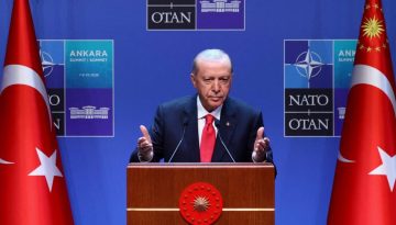 &Epsilon;&rho;&nu;&tau;&omicron;&gamma;ά&nu;: &laquo;&Epsilon;&mu;&epsilon;ί&sigmaf; &delta;&epsilon;&nu; &sigma;&chi;&omicron;&lambda;&iota;ά&zeta;&omicron;&upsilon;&mu;&epsilon; &tau;&omicron;&upsilon;&sigmaf; &epsilon;&xi;&omicron;&pi;&lambda;&iota;&sigma;&mu;&omicron;ύ&sigmaf; &pi;&omicron;&upsilon; &alpha;&gamma;&omicron;&rho;ά&zeta;&epsilon;&iota; &eta; &Epsilon;&lambda;&lambda;ά&delta;&alpha; &ndash; Έ&chi;&omicron;&upsilon;&mu;&epsilon; &delta;&iota;&kappa;&alpha;ί&omega;&mu;&alpha; &nu;&alpha; &pi;ά&rho;&omicron;&upsilon;&mu;&epsilon; &tau;&alpha; F-35&raquo;