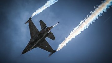 F-16 έ&kappa;&alpha;&nu;&epsilon; &alpha;&nu;&alpha;&gamma;&kappa;&alpha;&sigma;&tau;&iota;&kappa;ή &pi;&rho;&omicron;&sigma;&gamma;&epsilon;ί&omega;&sigma;&eta; &sigma;&tau;&eta; &Zeta;ά&kappa;&upsilon;&nu;&theta;&omicron; &lambda;ό&gamma;&omega; &mu;&eta;&chi;&alpha;&nu;&iota;&kappa;ή&sigmaf; &beta;&lambda;ά&beta;&eta;&sigmaf;