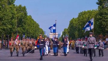 &Delta;έ&nu;&delta;&iota;&alpha;&sigmaf; &gamma;&iota;&alpha; &tau;&eta;&nu; &Eta;&mu;έ&rho;&alpha; &tau;&eta;&sigmaf; &Beta;&alpha;&sigma;&tau;ί&lambda;&eta;&sigmaf;: &laquo;&Eta; &pi;&alpha;&rho;&omicron;&upsilon;&sigma;ί&alpha; &tau;&omega;&nu; &Epsilon;&nu;ό&pi;&lambda;&omega;&nu; &Delta;&upsilon;&nu;ά&mu;&epsilon;&omega;&nu; &sigma;&upsilon;&mu;&beta;&omicron;&lambda;ί&zeta;&epsilon;&iota; &tau;&omicron;&upsilon;&sigmaf; &iota;&sigma;&chi;&upsilon;&rho;&omicron;ύ&sigmaf; &delta;&epsilon;&sigma;&mu;&omicron;ύ&sigmaf; &Epsilon;&lambda;&lambda;ά&delta;&alpha;&sigmaf; &ndash; &Gamma;&alpha;&lambda;&lambda;ί&alpha;&sigmaf;&raquo;