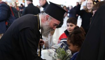 &Sigma;&tau;&eta;&nu; &laquo;&pi;ό&lambda;&eta; &tau;&omega;&nu; &Epsilon;&kappa;&kappa;&lambda;&eta;&sigma;&iota;ώ&nu;&raquo; &omicron; &Alpha;&rho;&chi;&iota;&epsilon;&pi;ί&sigma;&kappa;&omicron;&pi;&omicron;&sigmaf; &Mu;&alpha;&kappa;ά&rho;&iota;&omicron;&sigmaf;
