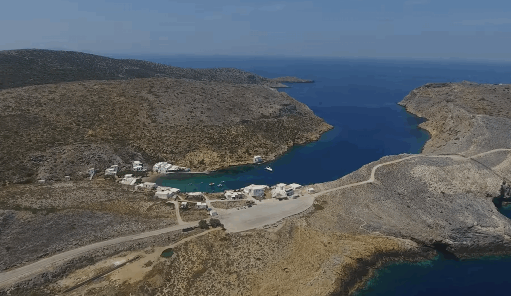 Χερρόνησος: Το αυθεντικό ψαροχώρι της Σίφνου που μοιάζει ανέγγιχτο από τον χρόνο