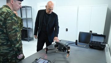 &Delta;έ&nu;&delta;&iota;&alpha;&sigmaf;: &Omicron;&iota; Έ&nu;&omicron;&pi;&lambda;&epsilon;&sigmaf; &Delta;&upsilon;&nu;ά&mu;&epsilon;&iota;&sigmaf; έ&chi;&omicron;&upsilon;&nu; &pi;&lambda;έ&omicron;&nu; &tau;&eta; &delta;&upsilon;&nu;&alpha;&tau;ό&tau;&eta;&tau;&alpha; &nu;&alpha; &pi;&alpha;&rho;ά&gamma;&omicron;&upsilon;&nu; &pi;&epsilon;&rho;ί&pi;&omicron;&upsilon; 5.000 drones &epsilon;&tau;&eta;&sigma;ί&omega;&sigmaf;