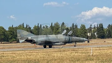 &Epsilon;&Kappa;&Tau;&Alpha;&Kappa;&Tau;&Omicron;: &Pi;&tau;ώ&sigma;&eta; F-4 Phantom &sigma;&tau;&eta;&nu; &Tau;&alpha;&nu;ά&gamma;&rho;&alpha; &kappa;&alpha;&tau;ά &tau;&eta; &delta;&iota;ά&rho;&kappa;&epsilon;&iota;&alpha; &tau;&omicron;&upsilon; Athens Flying Week &ndash; NemesisHD