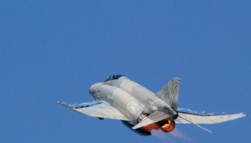 Phantom: &Nu;&epsilon;&kappa;&rho;&omicron;ί &omicron;&iota; &delta;ύ&omicron; &pi;&iota;&lambda;ό&tau;&omicron;&iota; &tau;&omicron;&upsilon; &mu;&alpha;&chi;&eta;&tau;&iota;&kappa;&omicron;ύ &pi;&omicron;&upsilon; &sigma;&upsilon;&nu;&epsilon;&tau;&rho;ί&beta;&eta; &sigma;&tau;&eta;&nu; &Tau;&alpha;&nu;ά&gamma;&rho;&alpha; &ndash; &Eta; &alpha;&nu;&alpha;&kappa;&omicron;ί&nu;&omega;&sigma;&eta; &tau;&eta;&sigmaf; &Pi;&Alpha;