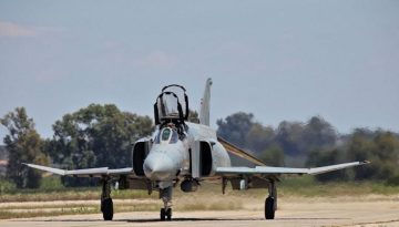&Delta;έ&nu;&delta;&iota;&alpha;&sigmaf; &gamma;&iota;&alpha; &tau;&eta;&nu; &pi;&tau;ώ&sigma;&eta; Phantom &sigma;&tau;&eta;&nu; &Tau;&alpha;&nu;ά&gamma;&rho;&alpha;: &laquo;&Eta; &sigma;&kappa;έ&psi;&eta; &mu;&alpha;&sigmaf; &beta;&rho;ί&sigma;&kappa;&epsilon;&tau;&alpha;&iota; &sigma;&tau;&iota;&sigmaf; &omicron;&iota;&kappa;&omicron;&gamma;έ&nu;&epsilon;&iota;έ&sigmaf; &tau;&omicron;&upsilon;&sigmaf; &kappa;&alpha;&iota; &sigma;&tau;&omicron;&upsilon;&sigmaf; &sigma;&upsilon;&nu;&alpha;&delta;έ&lambda;&phi;&omicron;&upsilon;&sigmaf; &tau;&omicron;&upsilon;&sigmaf;&raquo; &ndash; &Tau;&rho;&iota;ή&mu;&epsilon;&rho;&omicron; &pi;έ&nu;&theta;&omicron;&sigmaf; &sigma;&tau;&iota;&sigmaf; Έ&nu;&omicron;&pi;&lambda;&epsilon;&sigmaf; &Delta;&upsilon;&nu;ά&mu;&epsilon;&iota;&sigmaf;