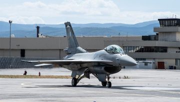 &Sigma;&tau;&eta;&nu; &Pi;&omicron;&lambda;&epsilon;&mu;&iota;&kappa;ή &Alpha;&epsilon;&rho;&omicron;&pi;&omicron;&rho;ί&alpha; &tau;&omicron; 60ό F-16 Viper &ndash; &Pi;&omicron;ύ &beta;&rho;ί&sigma;&kappa;&epsilon;&tau;&alpha;&iota; &tau;&omicron; &pi;&rho;ό&gamma;&rho;&alpha;&mu;&mu;&alpha; &alpha;&nu;&alpha;&beta;ά&theta;&mu;&iota;&sigma;&eta;&sigmaf;
