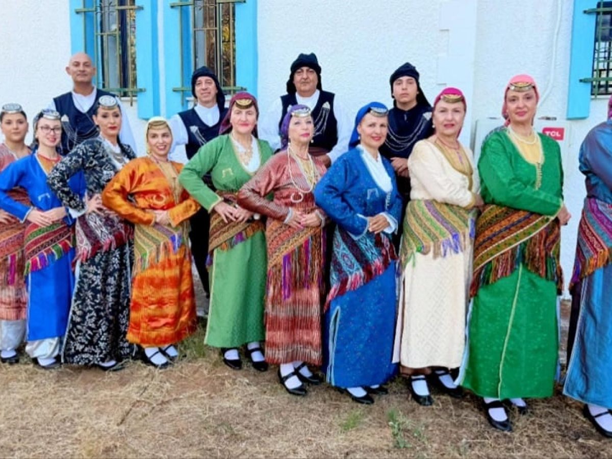 &Eta; Έ&nu;&omega;&sigma;&eta; &Pi;&omicron;&nu;&tau;ί&omega;&nu; &kappa;&alpha;&iota; &Phi;ί&lambda;&omega;&nu; &Pi;&omicron;&nu;&tau;ί&omega;&nu; &Mu;&upsilon;&tau;&iota;&lambda;ή&nu;&eta;&sigmaf; &alpha;&nu;&omicron;ί&gamma;&epsilon;&iota; &tau;&eta; &nu;έ&alpha; &pi;&omicron;&lambda;&iota;&tau;&iota;&sigma;&tau;&iota;&kappa;ή &chi;&rho;&omicron;&nu;&iota;ά &mu;&epsilon; &chi;&omicron;&rho;ό &kappa;&alpha;&iota; &mu;&nu;ή&mu;&eta;